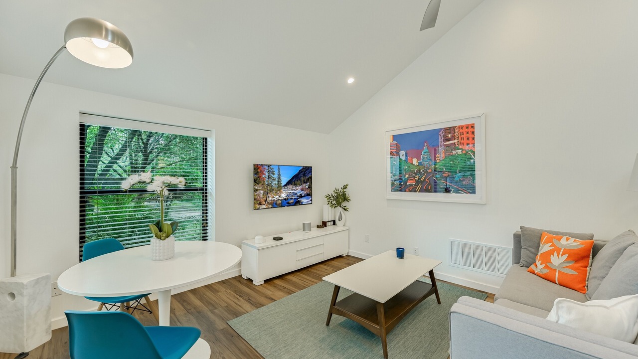 Photo of Livingroom in Allandale
