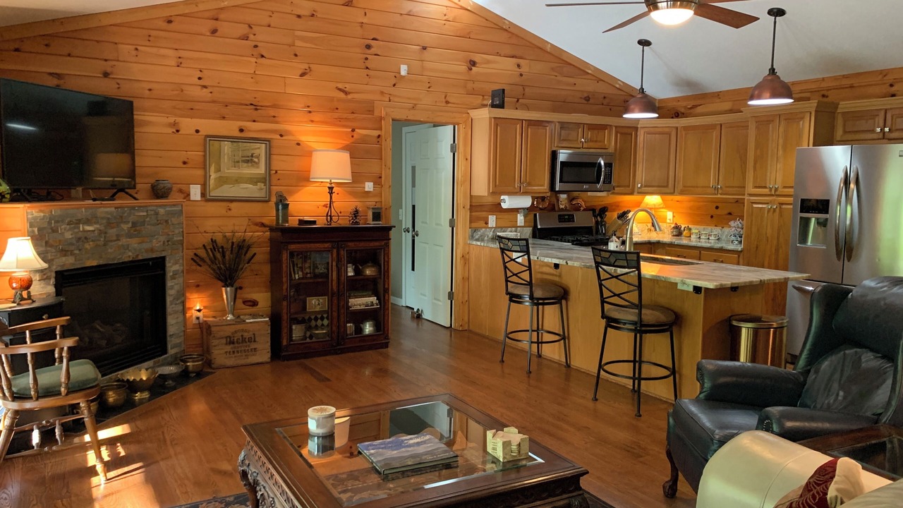 Photo of Livingroom in Dahlonega