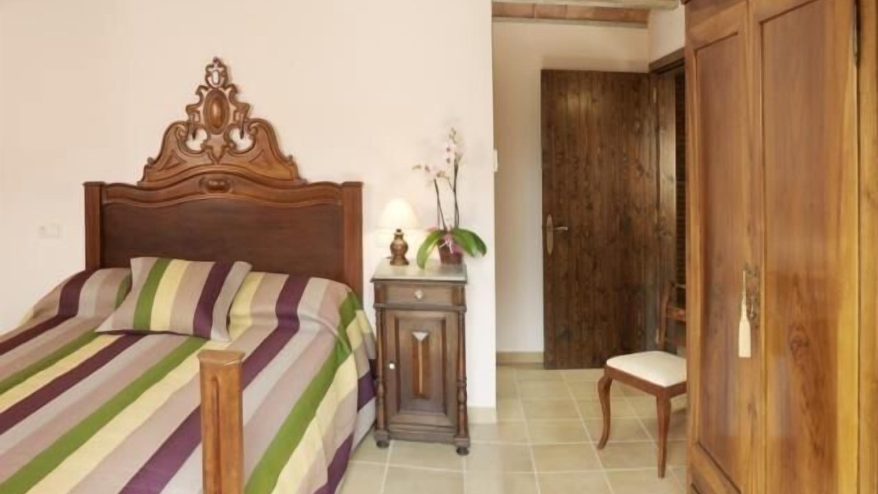 Photo of Bedroom in Porqueres