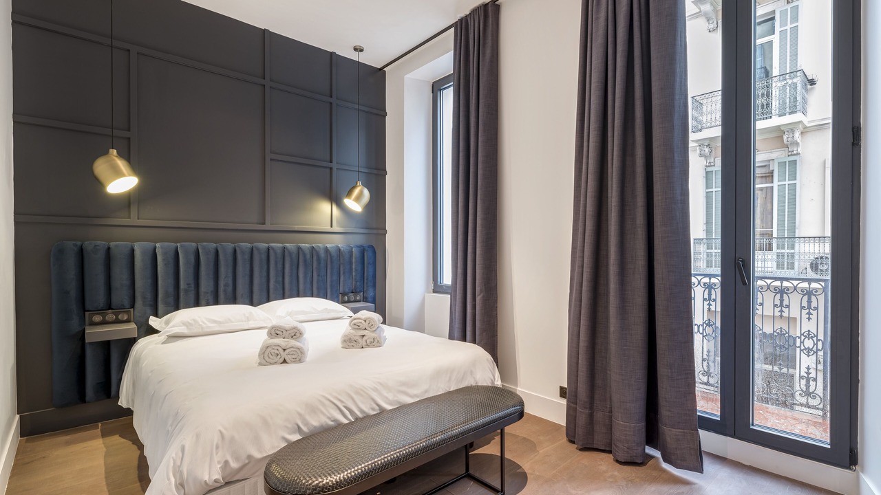 Photo of Bedroom in Cannes City Centre