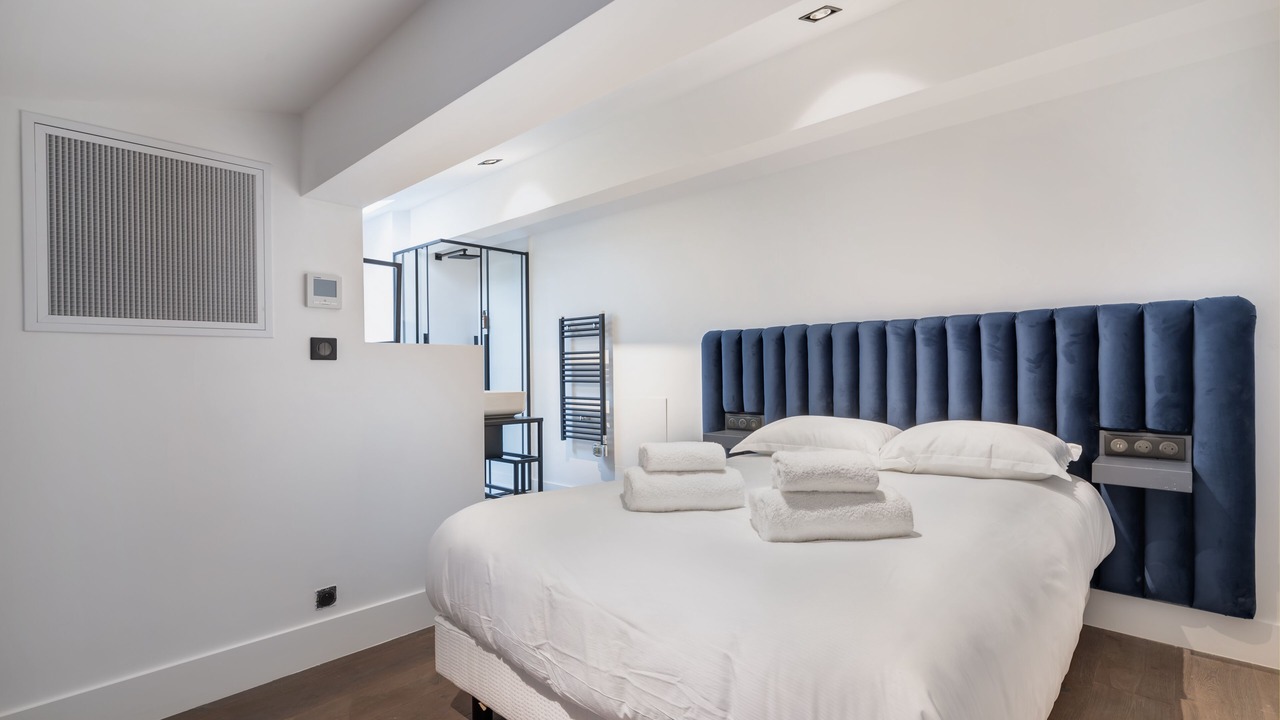 Photo of Bedroom in Cannes City Centre