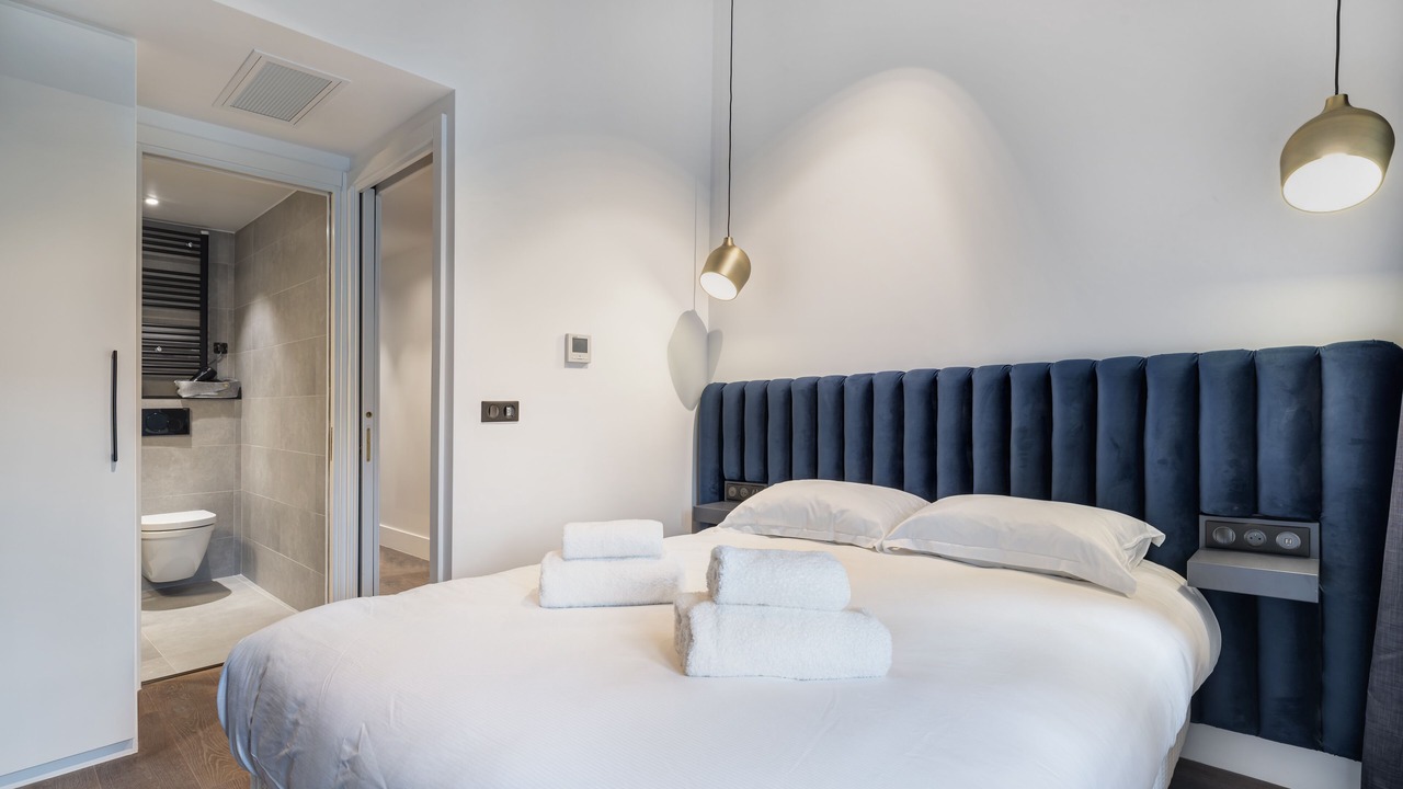 Photo of Bedroom in Cannes City Centre