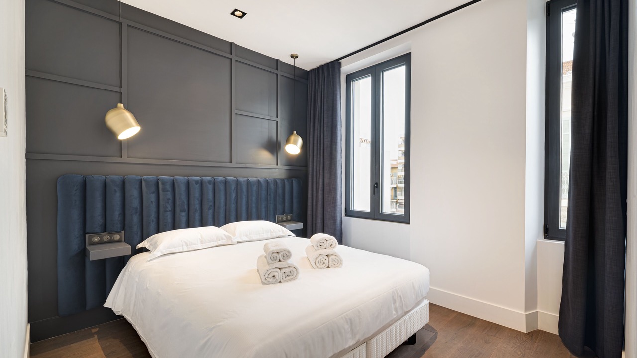 Photo of Bedroom in Cannes City Centre