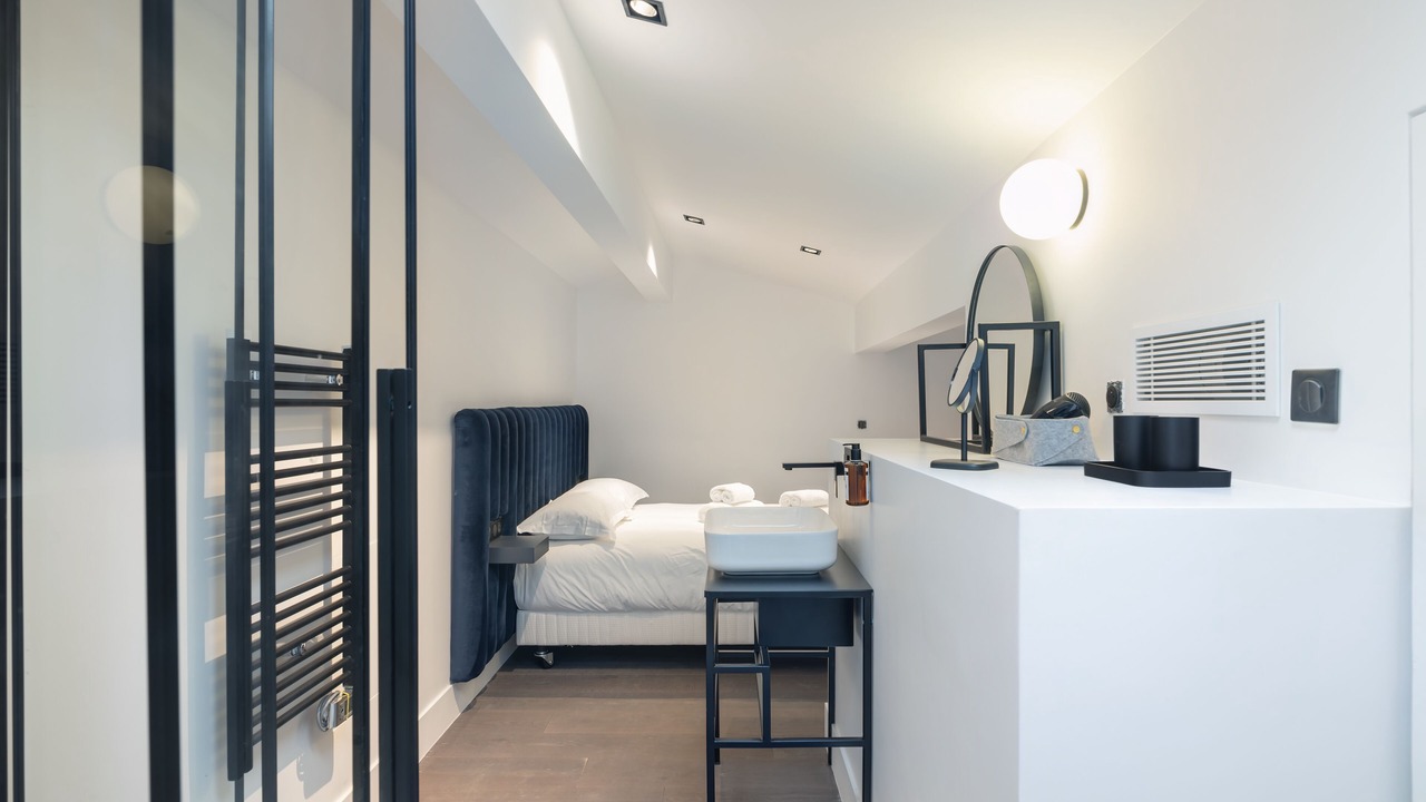 Photo of Bathroom in Cannes City Centre