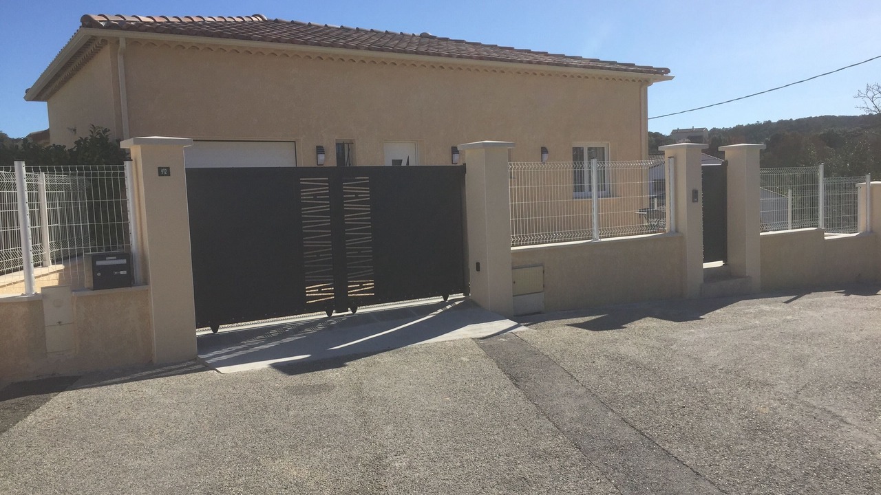 Photo of Outdoor in Saint-Julien-les-Rosiers