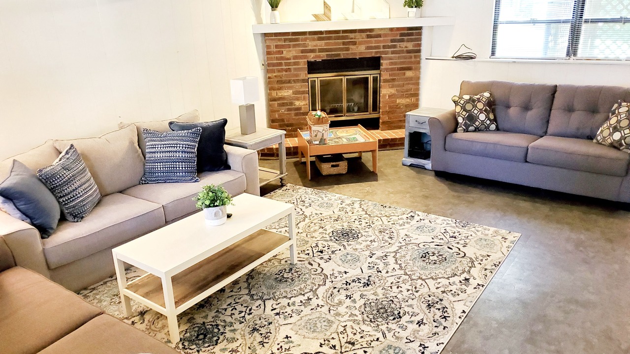 Photo of Livingroom in St. Charles