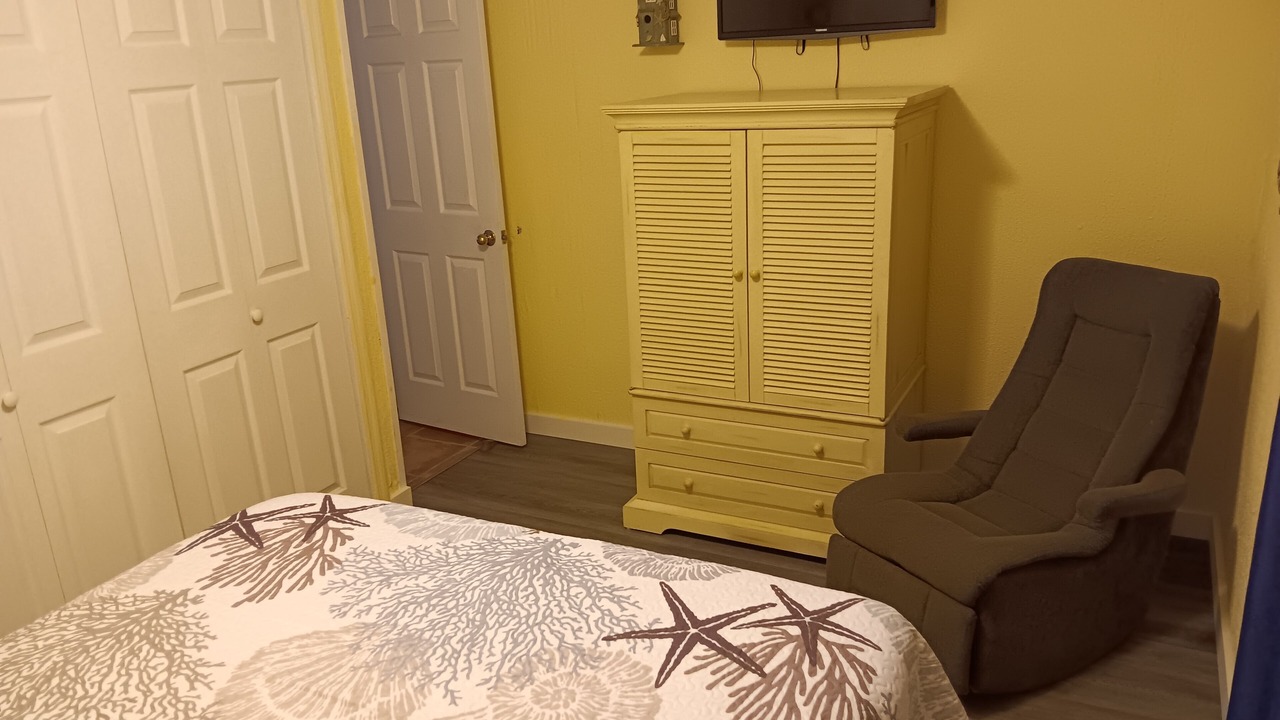 Photo of Bedroom in Twin Lakes