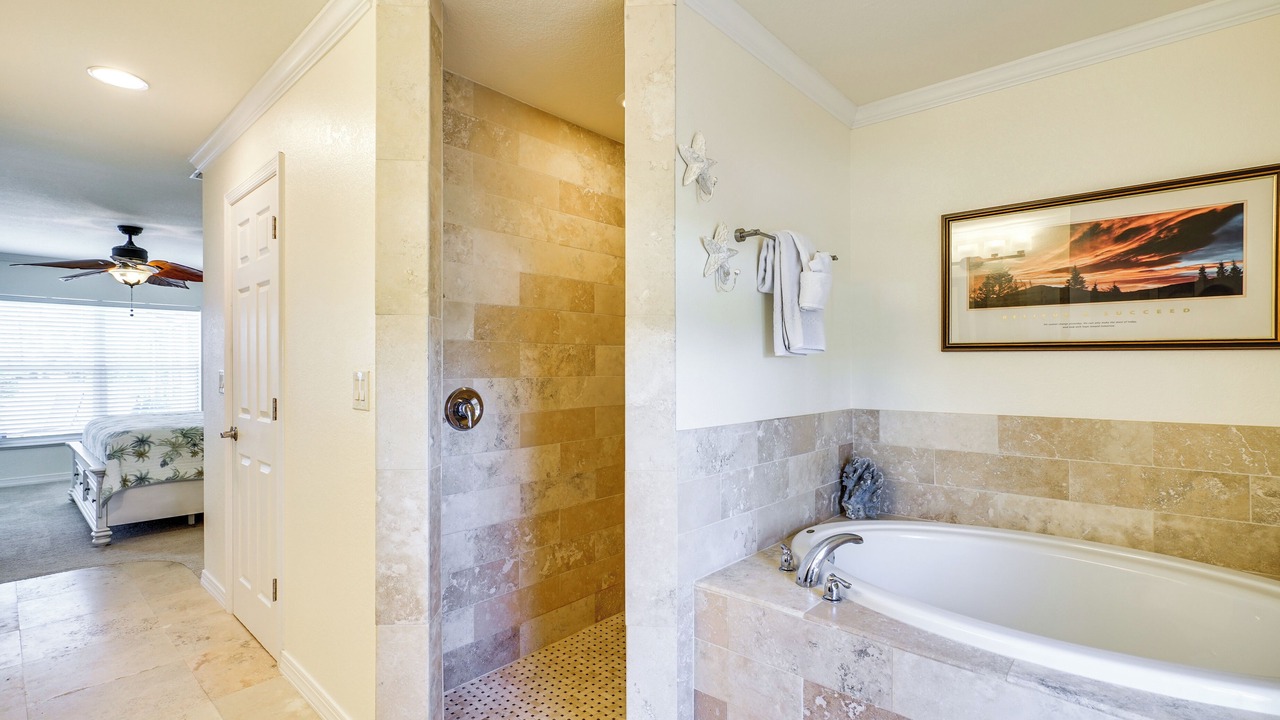 Photo of Bathroom in Jacarandas