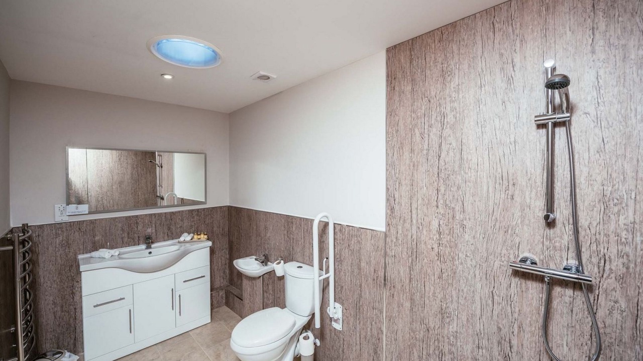 Photo of Bathroom in Llanishen