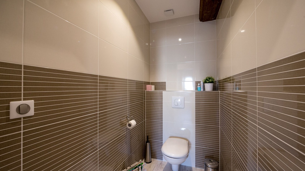 Photo of Bathroom in Beaune City Centre