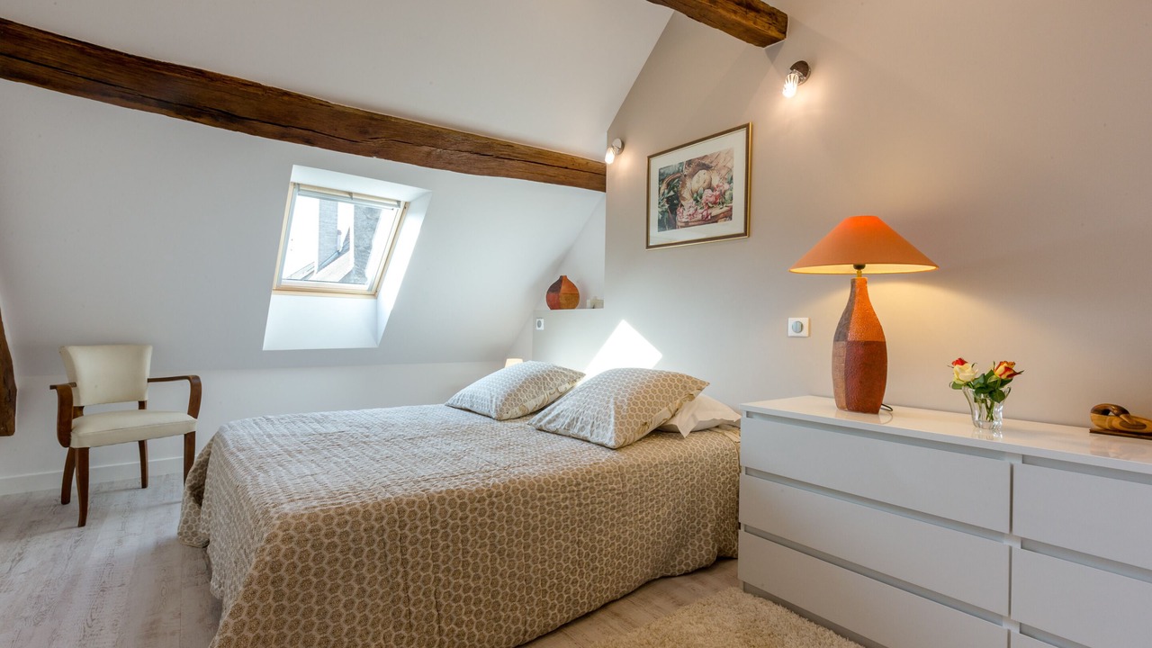 Photo of Bedroom in Beaune City Centre