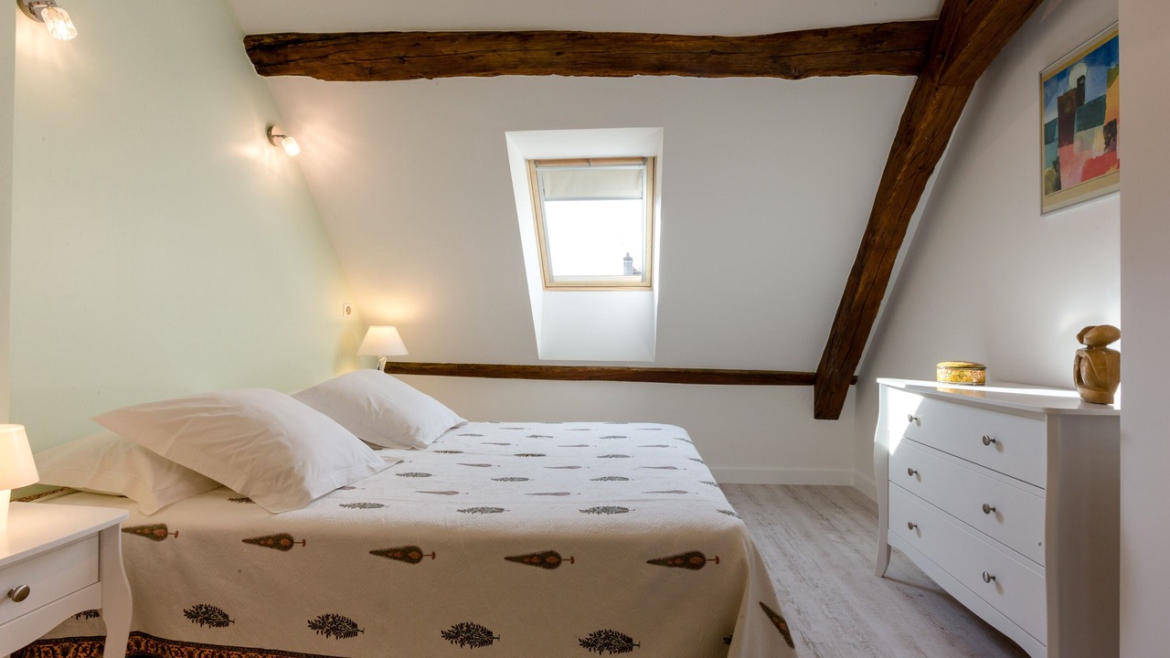 Photo of Bedroom in Beaune City Centre