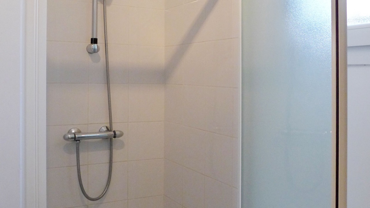 Photo of Bathroom in Saint Alban Auriolles