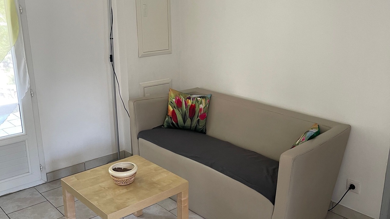 Photo of Livingroom in Saint Alban Auriolles