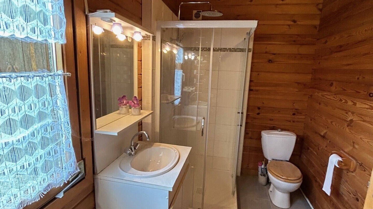 Photo of Bathroom in Doissat