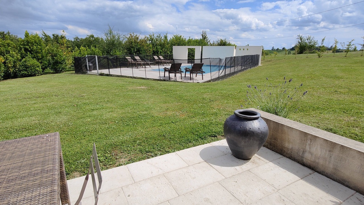 Photo of Outdoor in Saint-Colomb-de-Lauzun