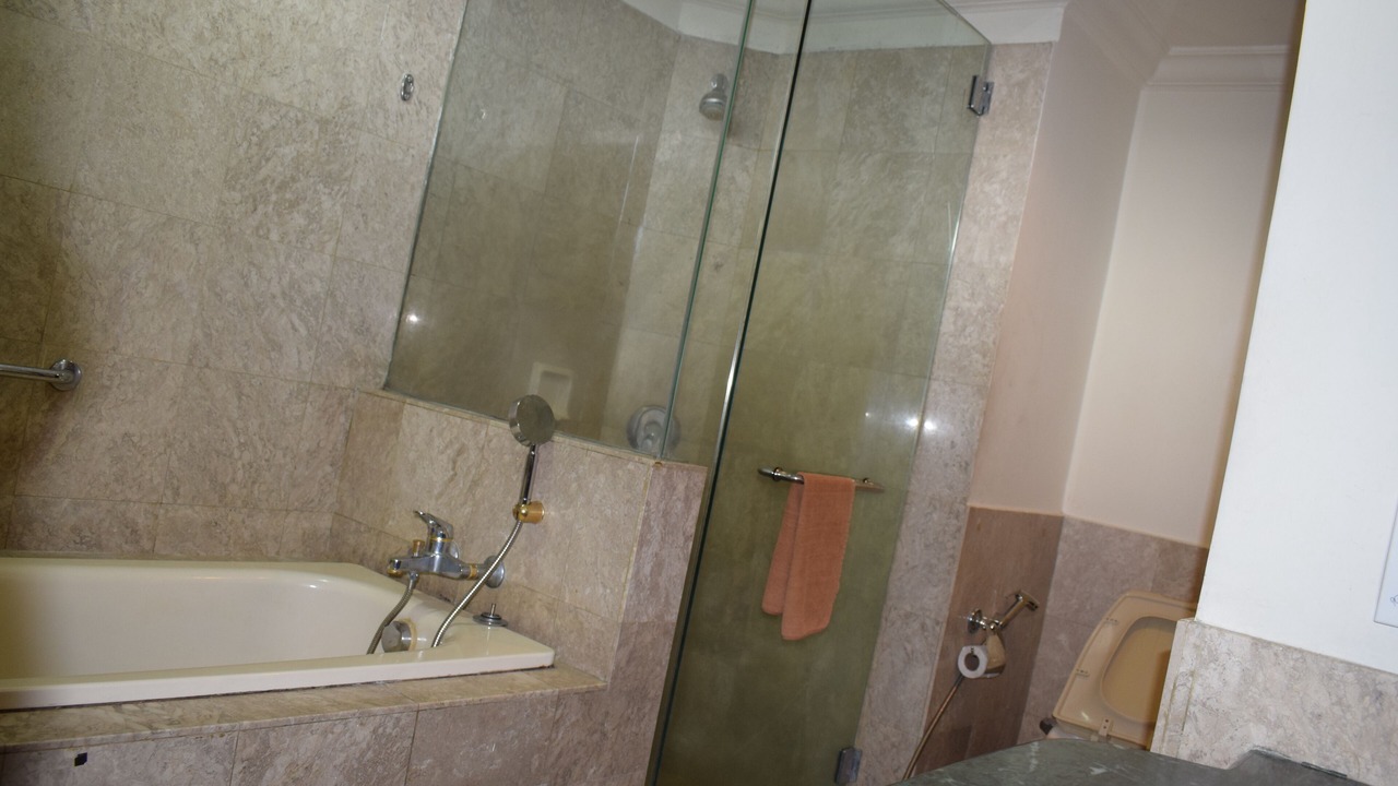 Photo of Bathroom in Imbi