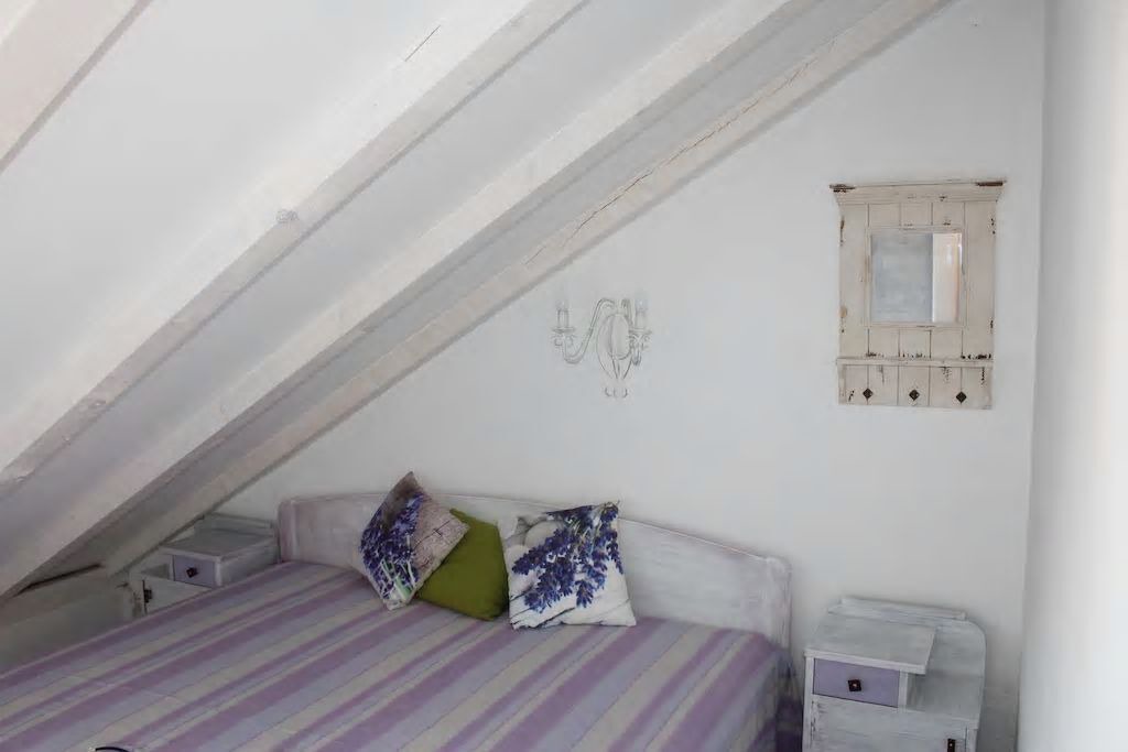 Photo of Bedroom in Pile