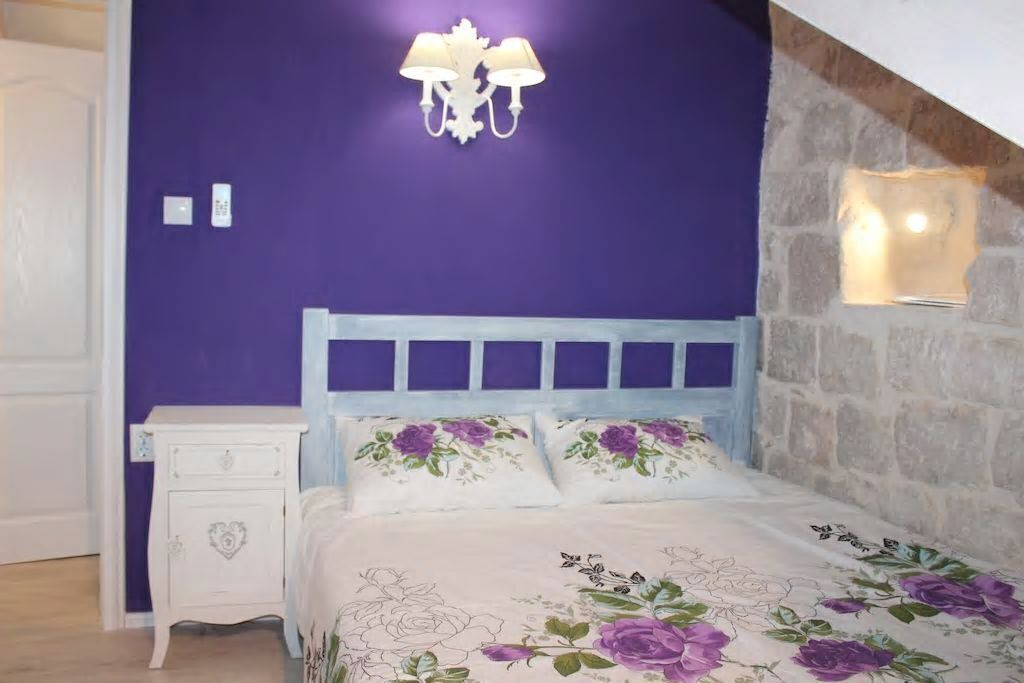 Photo of Bedroom in Pile