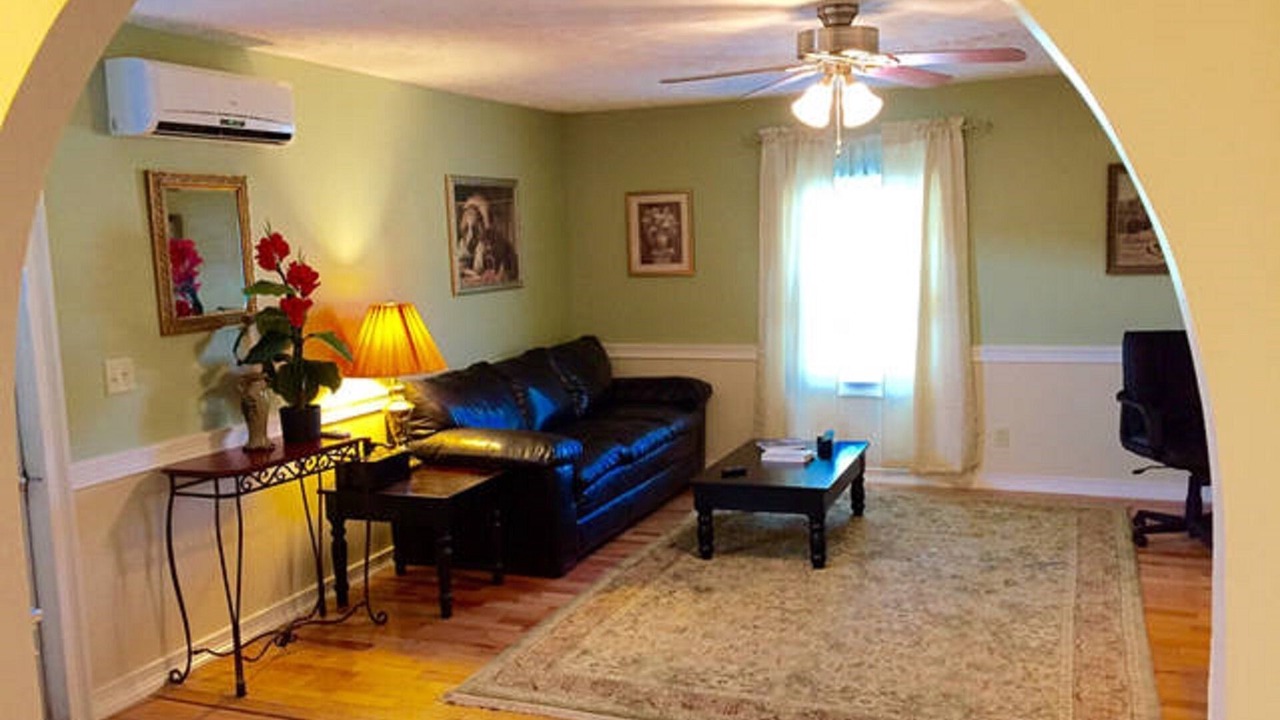 Photo of Livingroom in Waverly