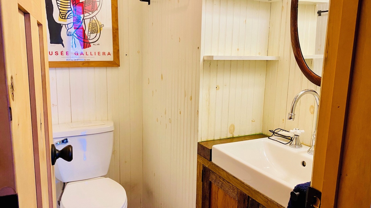 Photo of Bathroom in Red Hook