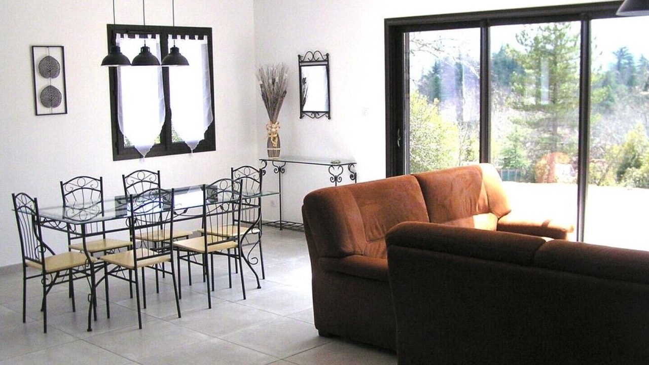 Photo of Livingroom in Saint Alban Auriolles