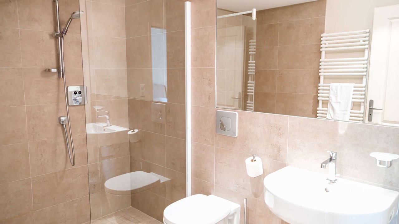 Photo of Bathroom in Castelnau-de-Montmiral
