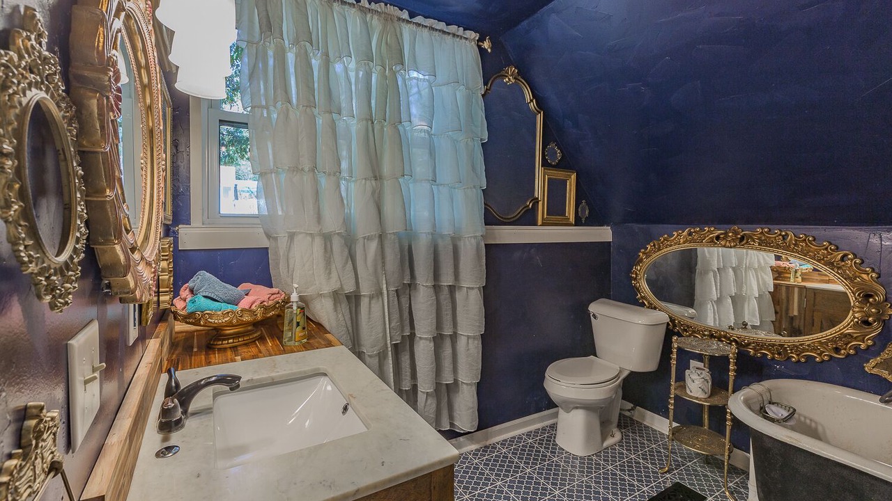 Photo of Bathroom in Chickamauga