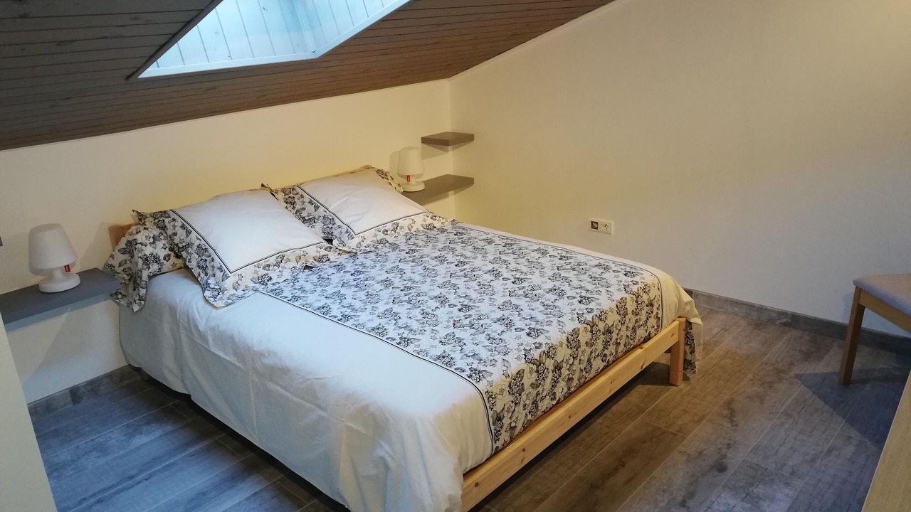 Photo of Bedroom in Saint-Come-et-Maruejols