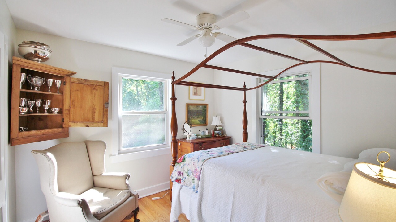 Photo of Bedroom in Lynn