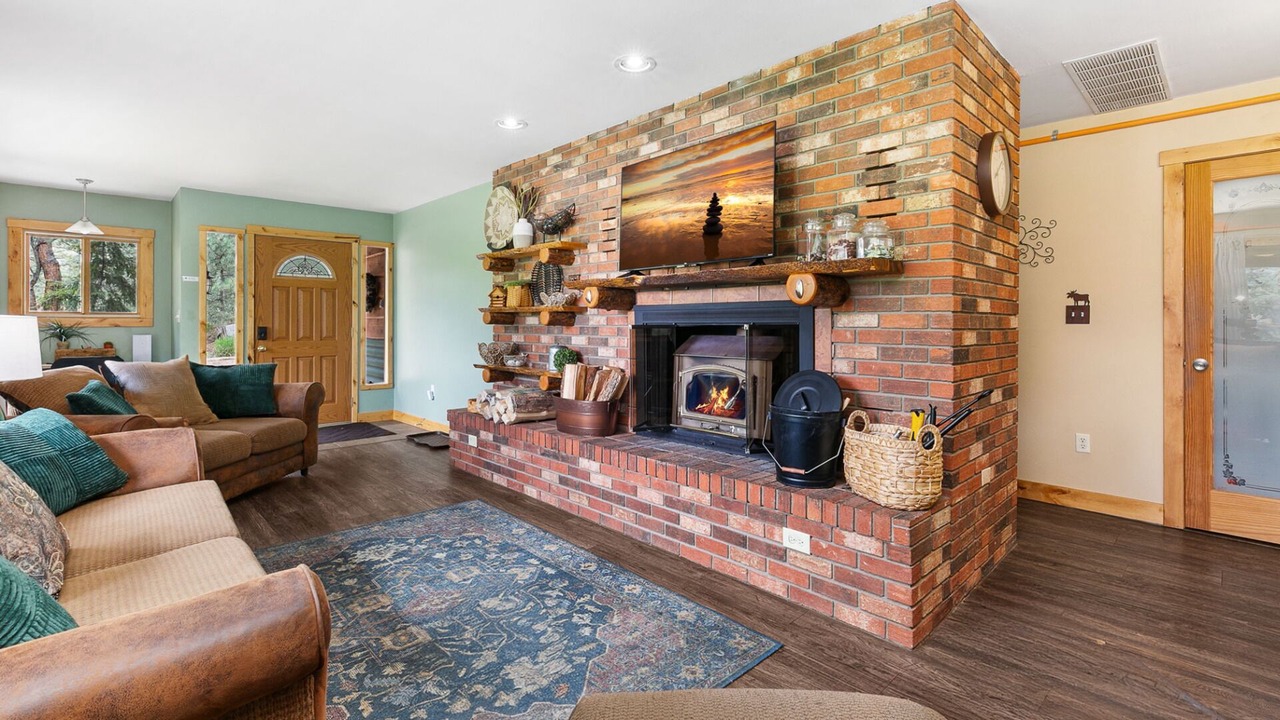 Photo of Livingroom in Drake