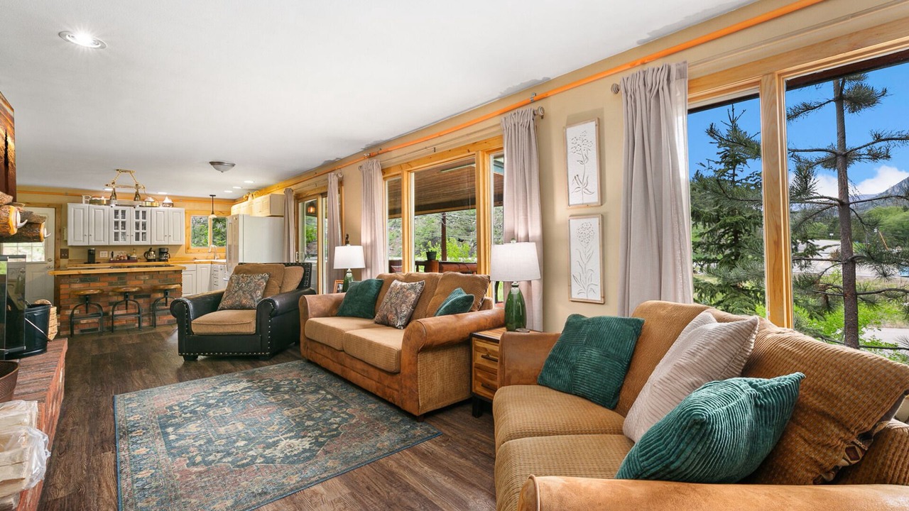 Photo of Bedroom in Drake