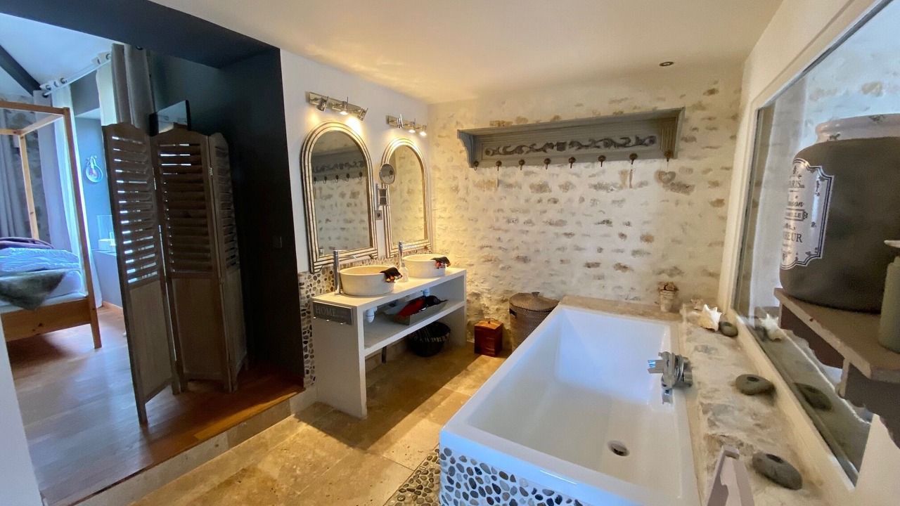 Photo of Bathroom in Buthiers