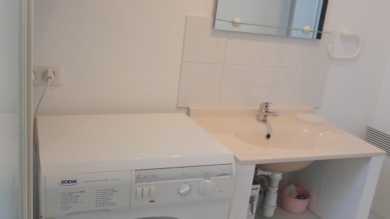 Photo of Bathroom in Saint Alban Auriolles