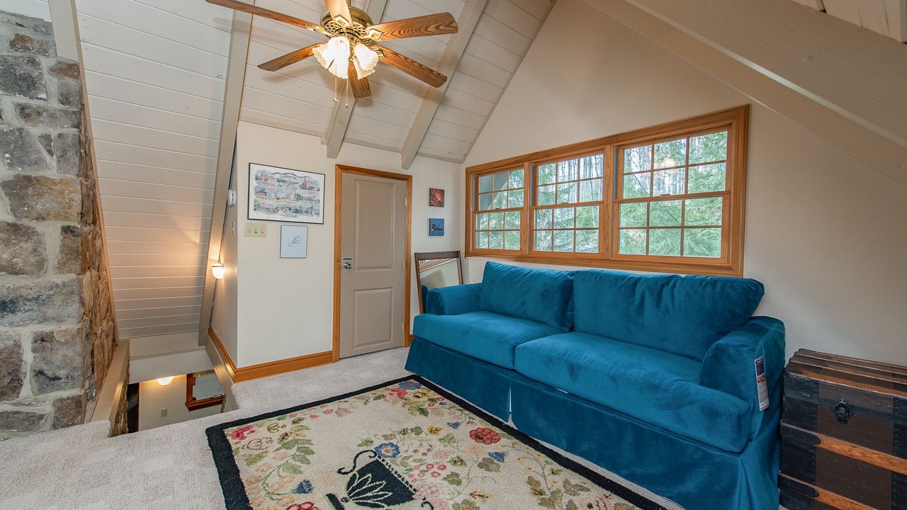 Photo of Livingroom in McHenry