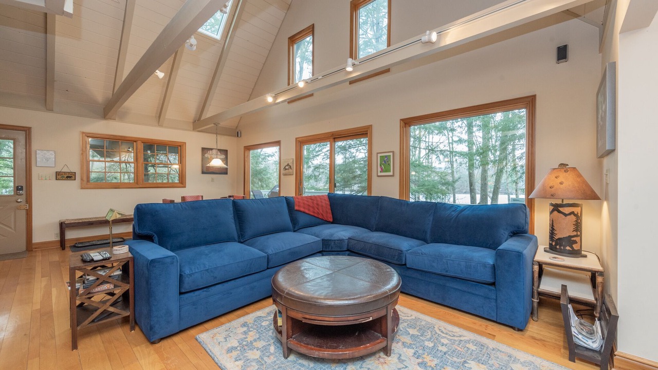 Photo of Livingroom in McHenry