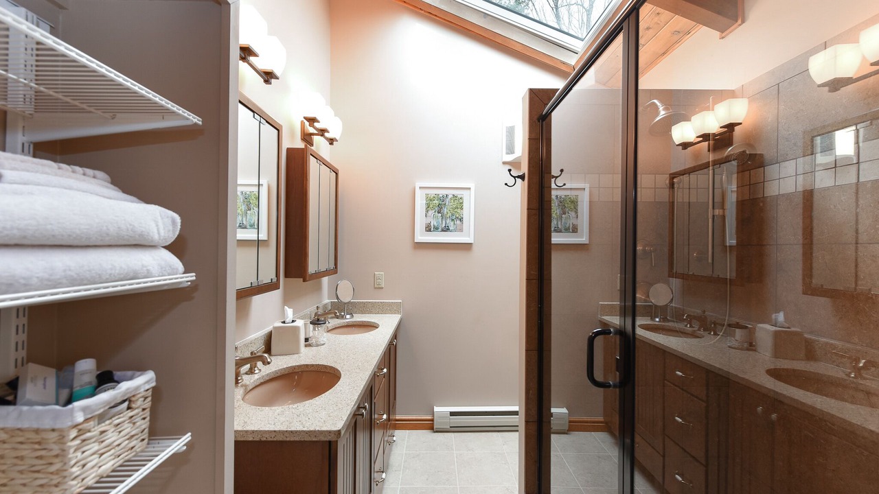 Photo of Bathroom in McHenry