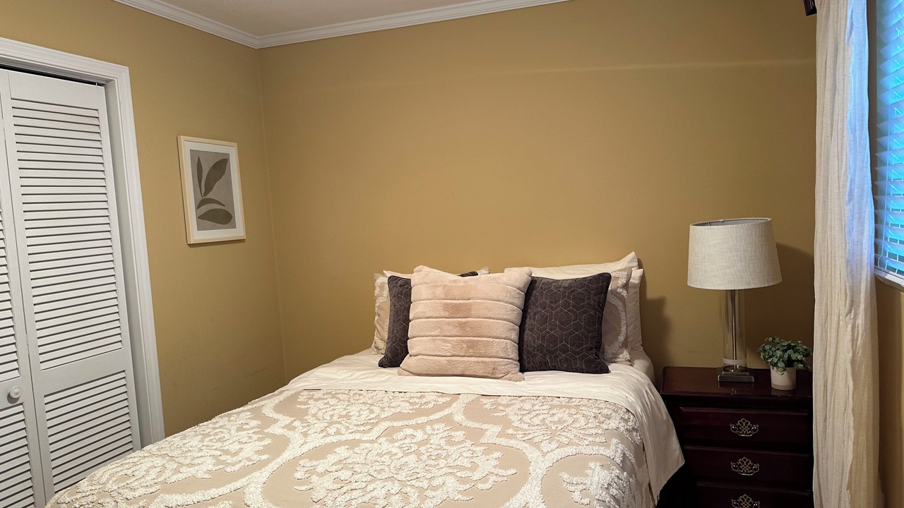 Photo of Bedroom in Cedar Cliff