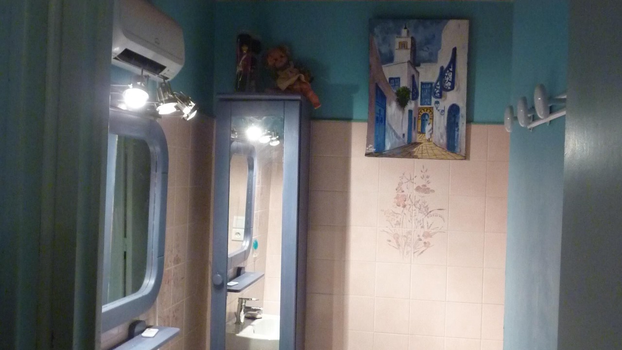 Photo of Bathroom in Maillezais