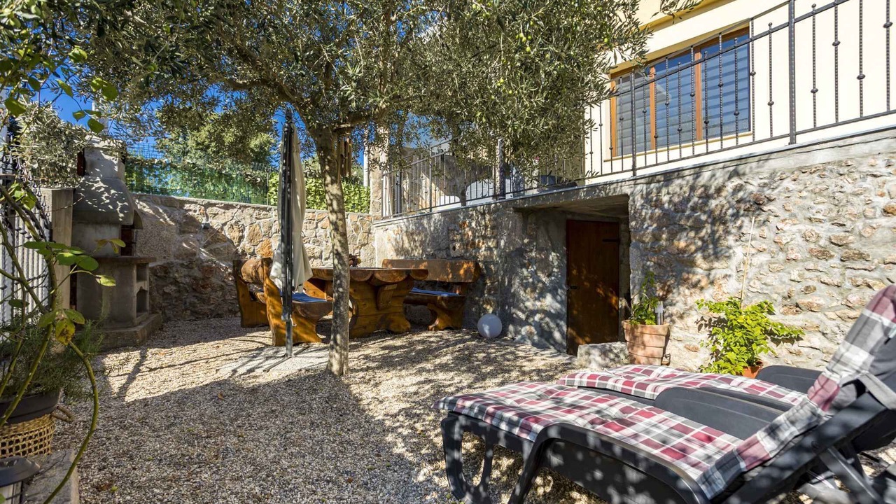 Photo of Outdoor in Risika