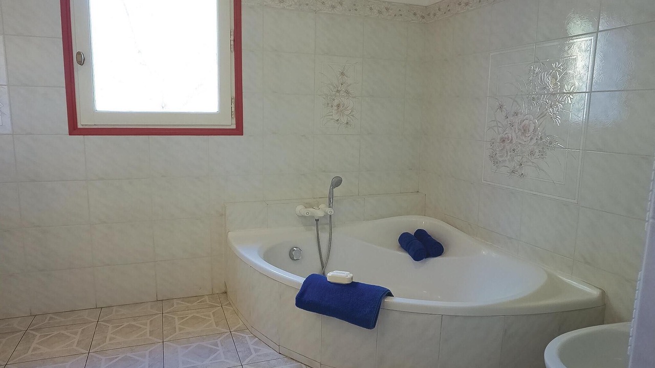 Photo of Bathroom in Roquebrun