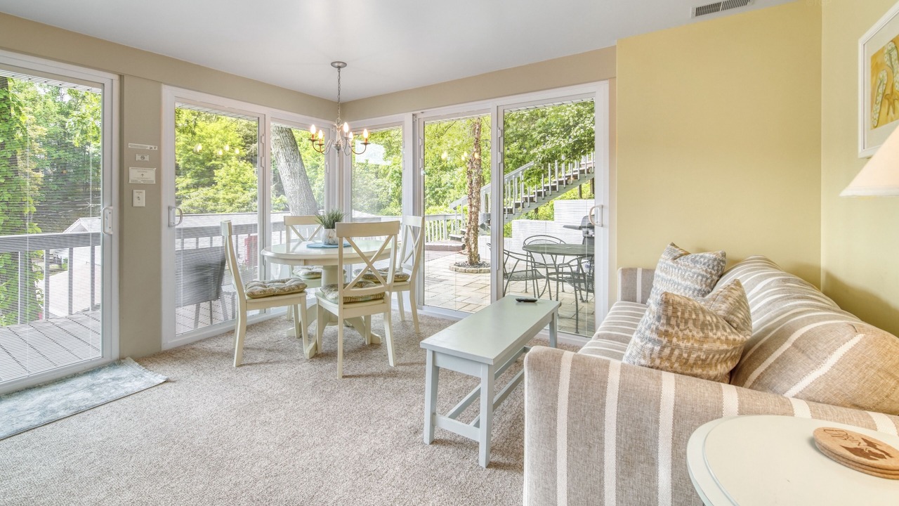 Photo of Livingroom in Saugatuck
