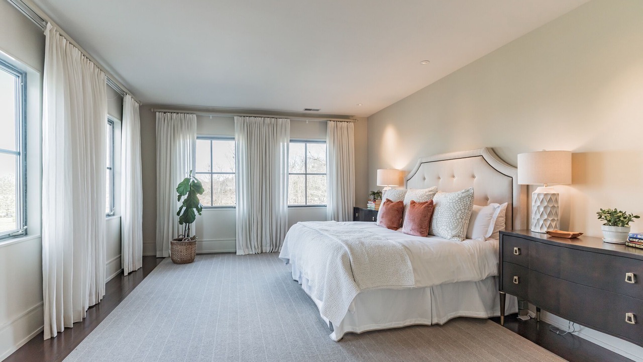Photo of Bedroom in Glenview
