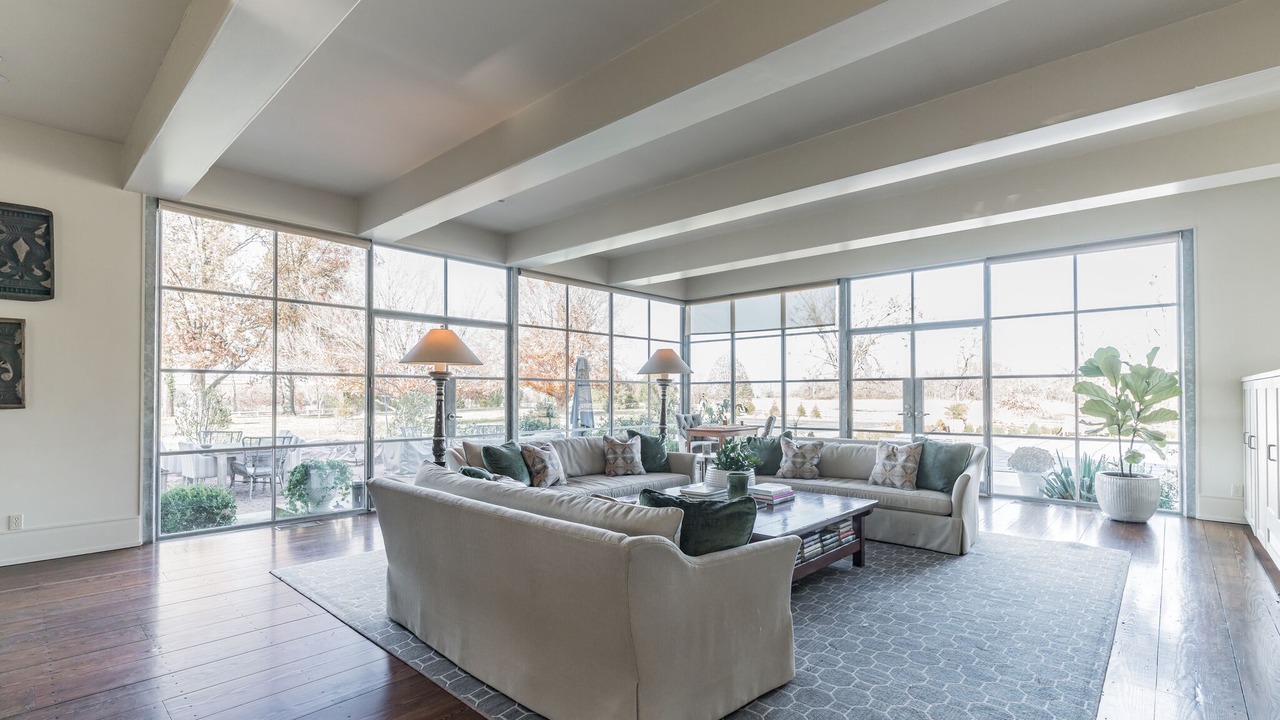 Photo of Livingroom in Glenview