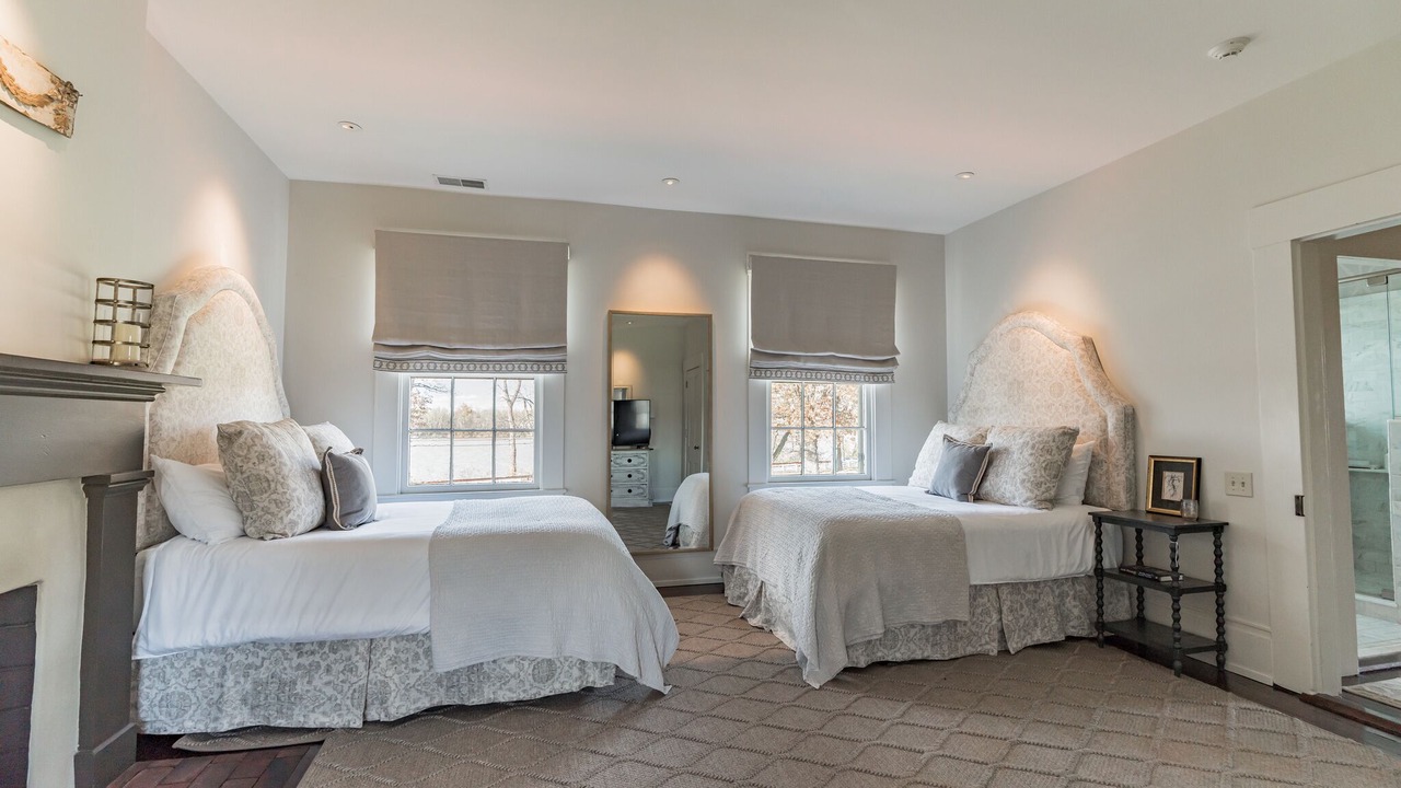 Photo of Bedroom in Glenview