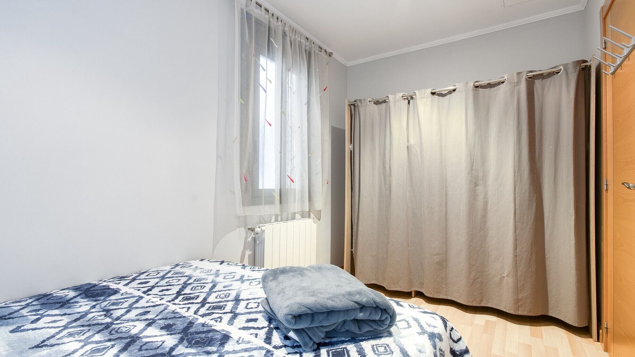 Photo of Bedroom in Roses Town Center