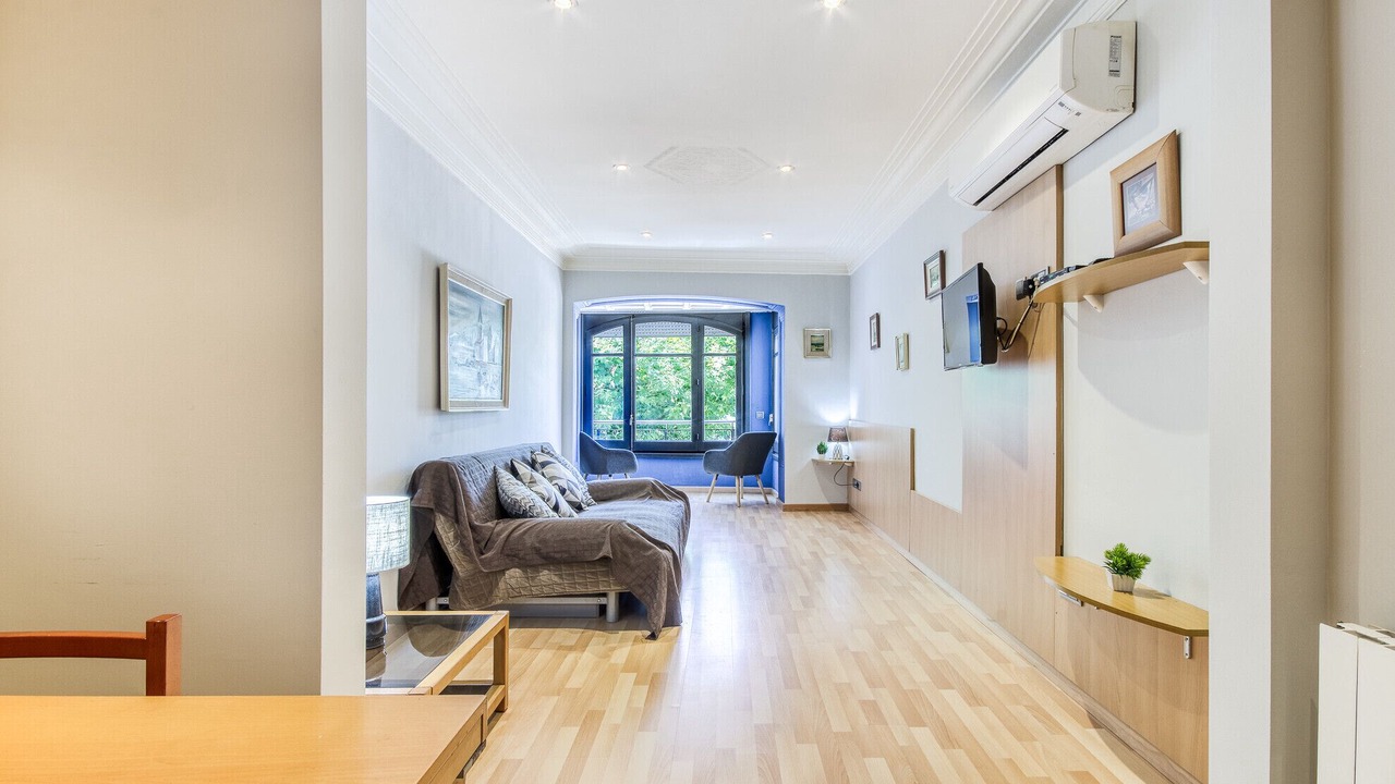 Photo of Livingroom in Roses Town Center