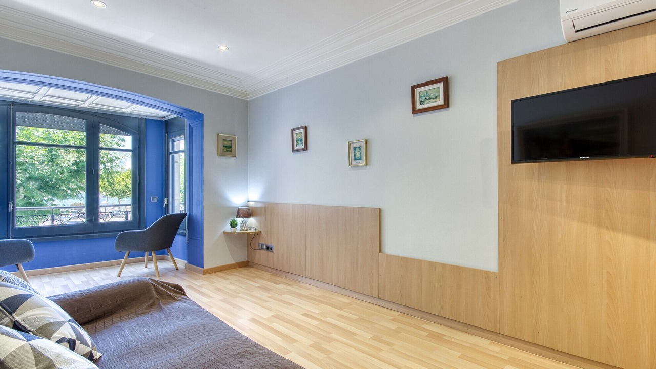Photo of Bedroom in Roses Town Center