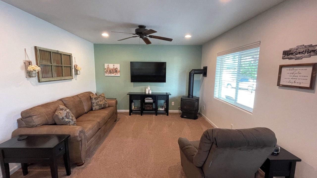 Photo of Bedroom in Basin