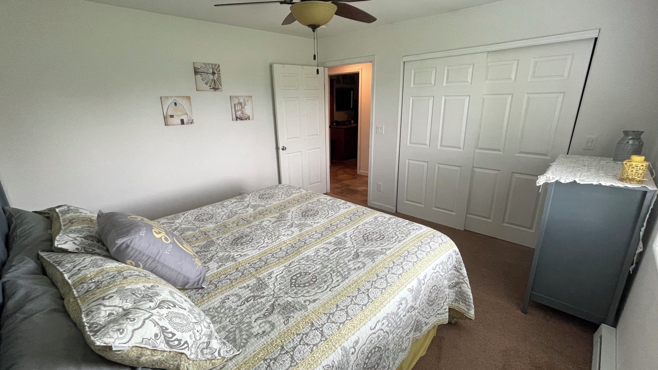 Photo of Bedroom in Basin